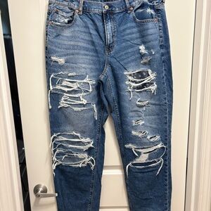 American Eagle Outfitters 90’s straight leg Jeans with Distressed Design